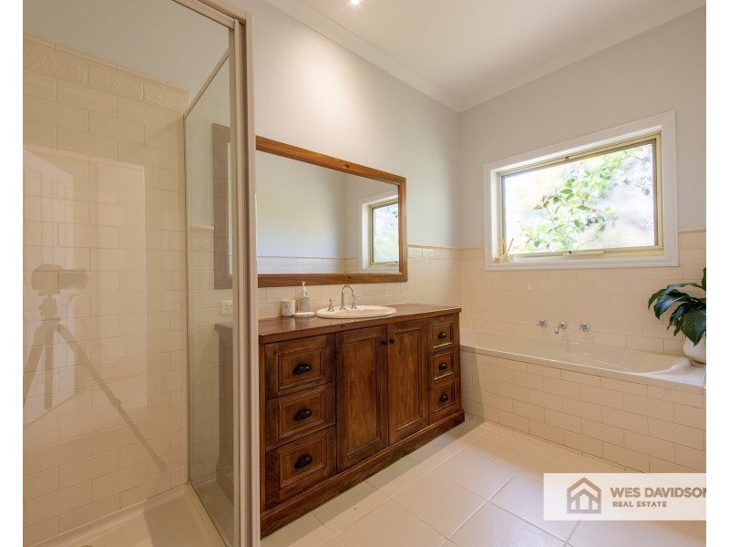 4 Creasey Court, Vectis VIC 3401