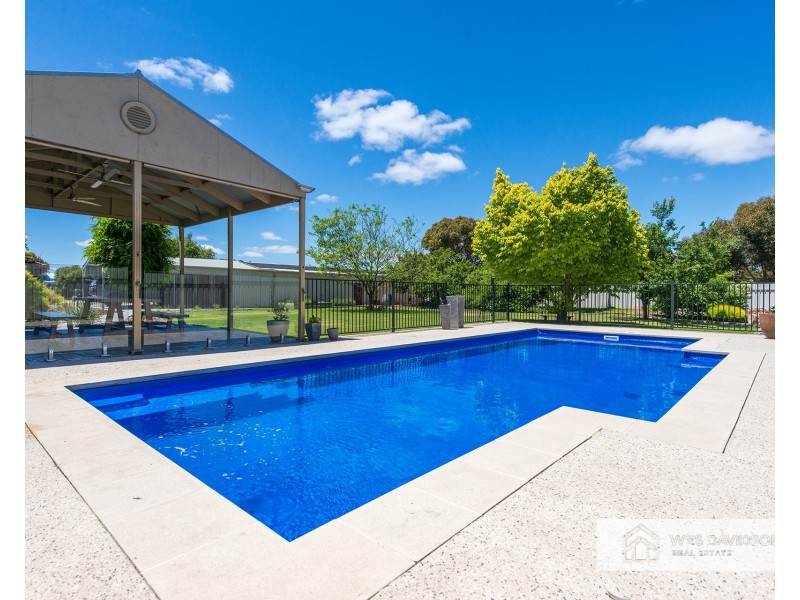 4 Creasey Court, Vectis VIC 3401