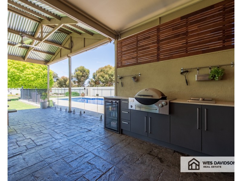 4 Creasey Court, Vectis VIC 3401