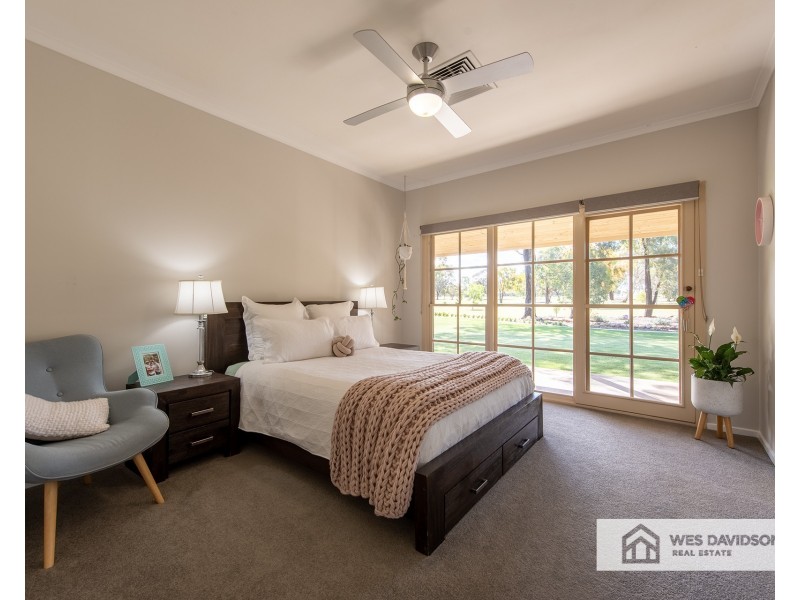 21 Grant Drive, Dooen VIC 3401