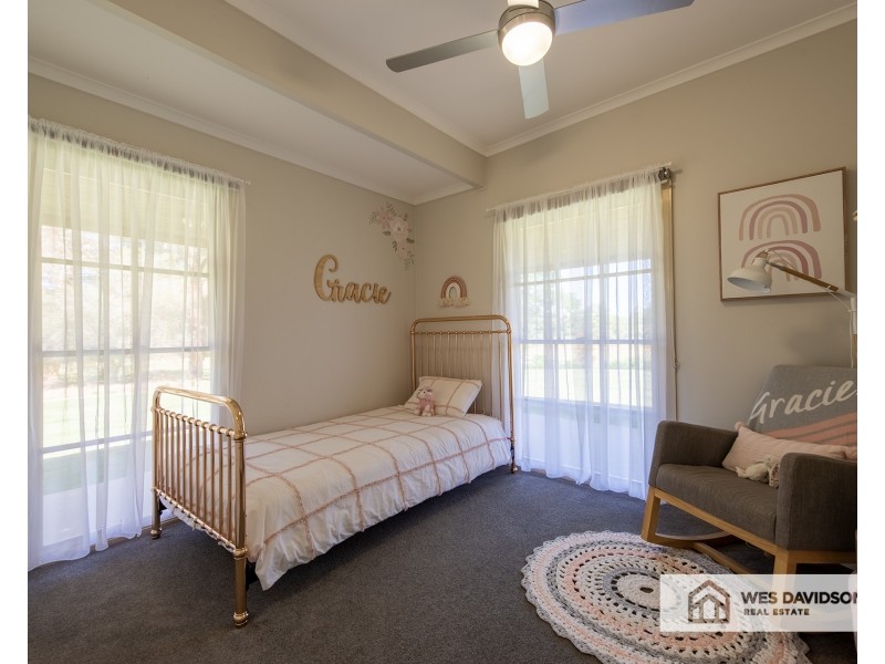 21 Grant Drive, Dooen VIC 3401