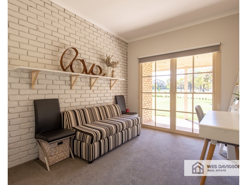 21 Grant Drive, Dooen VIC 3401