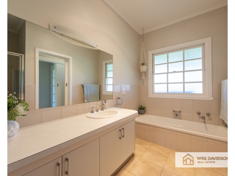 21 Grant Drive, Dooen VIC 3401