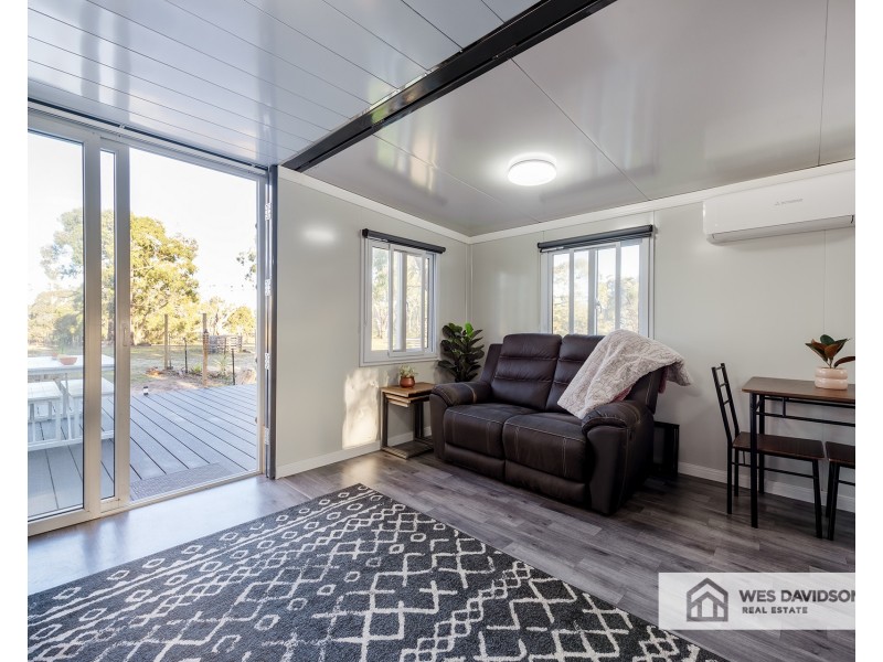 1 John Mcphees Drive, Toolondo VIC 3401