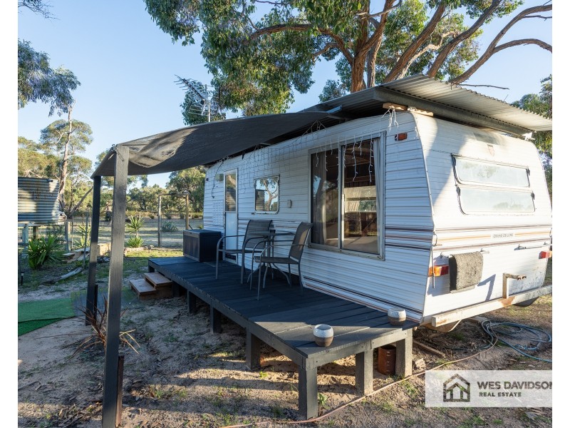 1 John Mcphees Drive, Toolondo VIC 3401