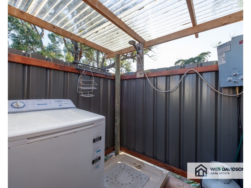 1 John Mcphees Drive, Toolondo VIC 3401
