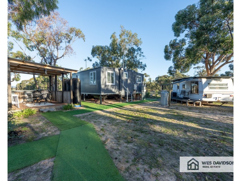1 John Mcphees Drive, Toolondo VIC 3401