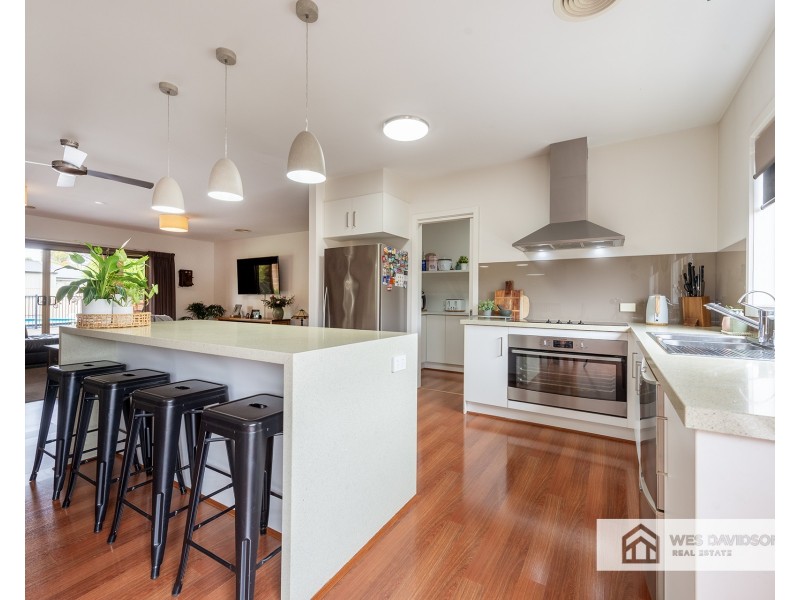 6 Blue Wren Drive, Haven VIC 3401