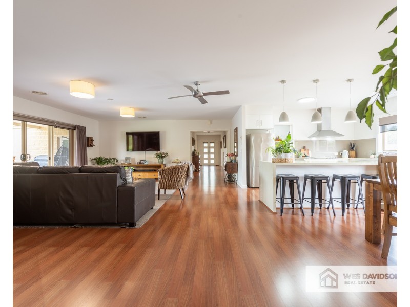 6 Blue Wren Drive, Haven VIC 3401