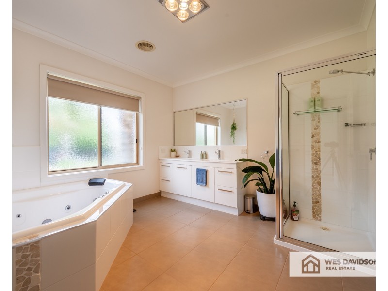 6 Blue Wren Drive, Haven VIC 3401