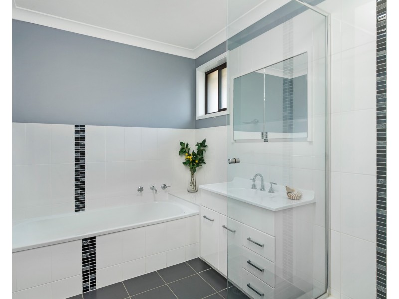 51 Meehan Drive, Kiama Downs NSW 2533