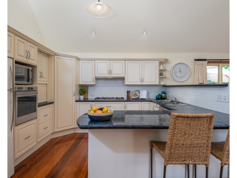2 Michael Crescent, Kiama Downs NSW 2533
