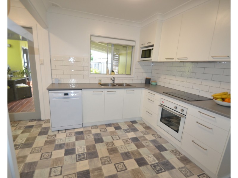 73 Golden Hill Avenue, Shoalhaven Heads NSW 2535