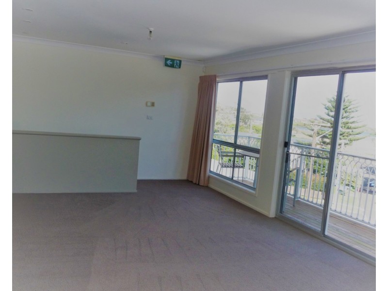 2/19 Riverleigh Avenue, Gerroa NSW 2534