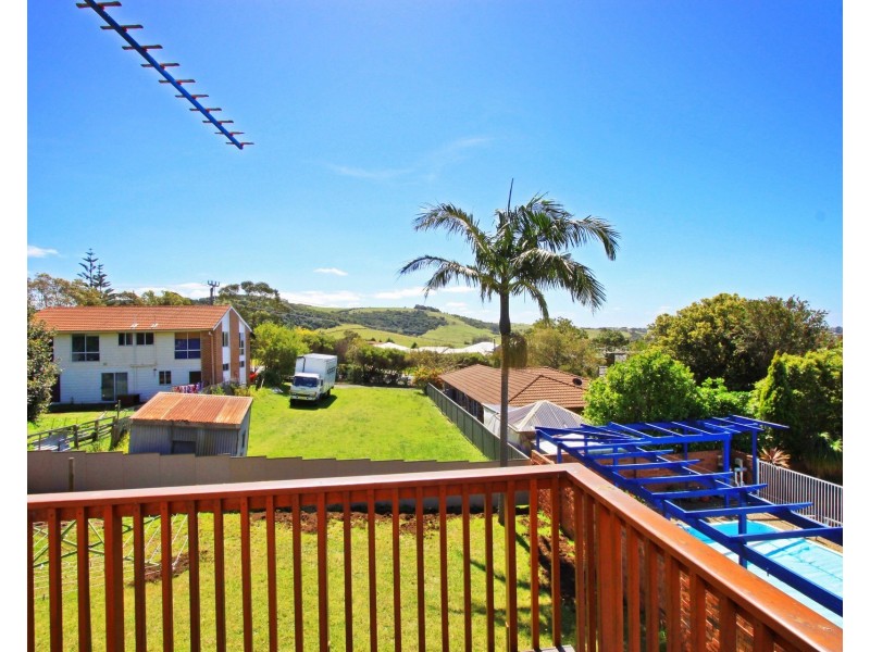25 Attunga Avenue, Kiama Heights NSW 2533