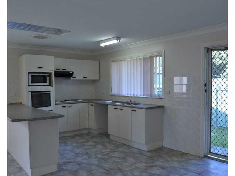 10 Renown Avenue, Shoalhaven Heads NSW 2535