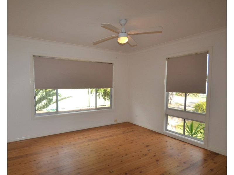 9 Trentham Road, Shoalhaven Heads NSW 2535