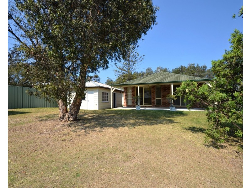 38 McIntosh Street, Shoalhaven Heads NSW 2535