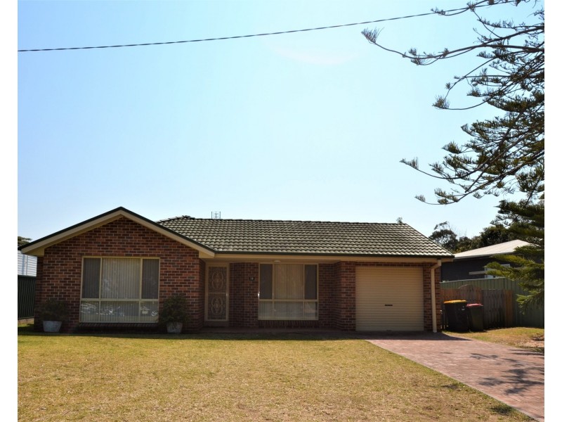 38 McIntosh Street, Shoalhaven Heads NSW 2535
