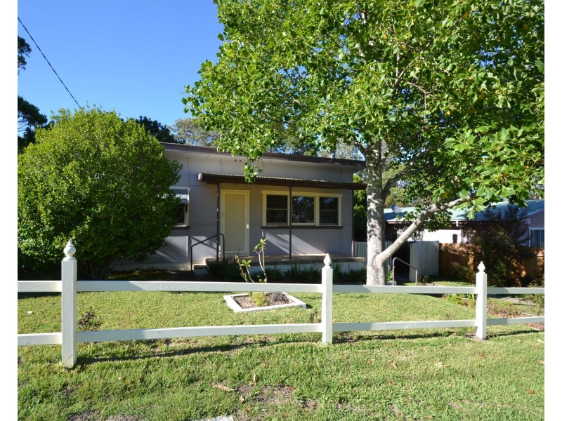 6 Ravenscliffe Avenue, Shoalhaven Heads NSW 2535