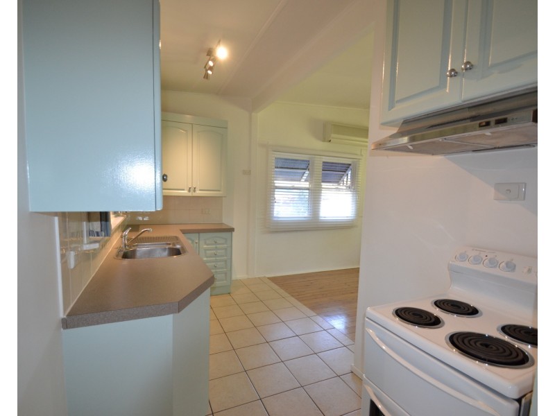 6 Ravenscliffe Avenue, Shoalhaven Heads NSW 2535