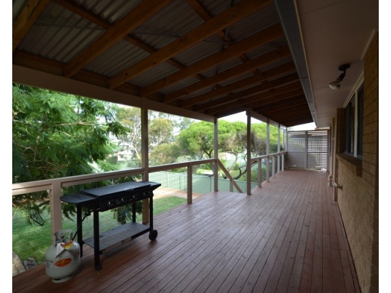 8 Throsby Street, Shoalhaven Heads NSW 2535