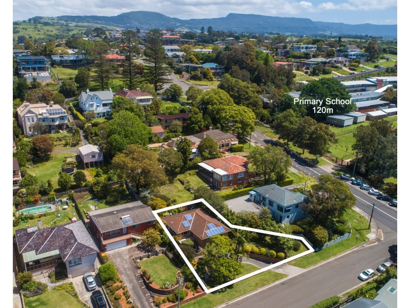 4 Akuna Street, Kiama NSW 2533