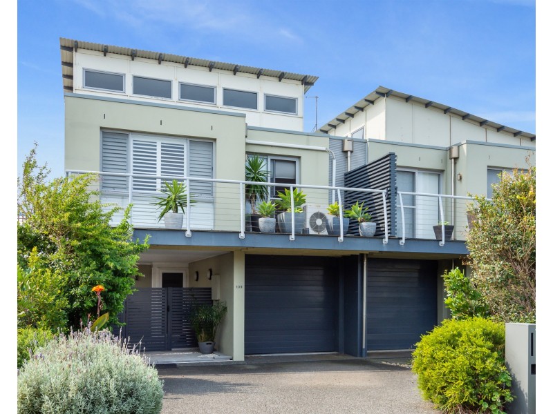 135 Attunga Avenue, Kiama Heights NSW 2533