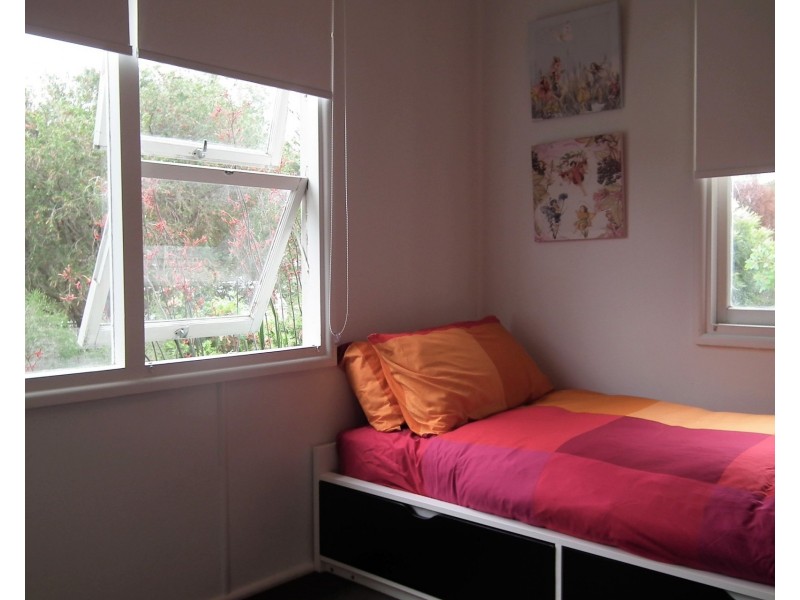 18 Renown Avenue, Shoalhaven Heads NSW 2535