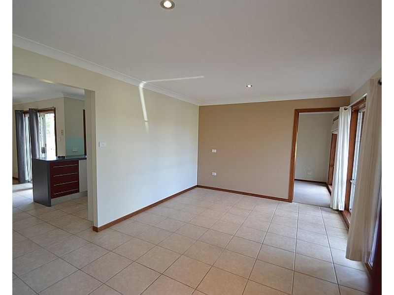2 Folia Close, West Nowra NSW 2541