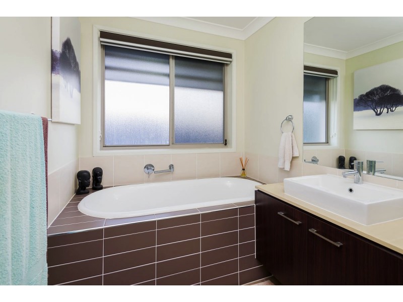 11 Humber St, Upper Coomera QLD 4209