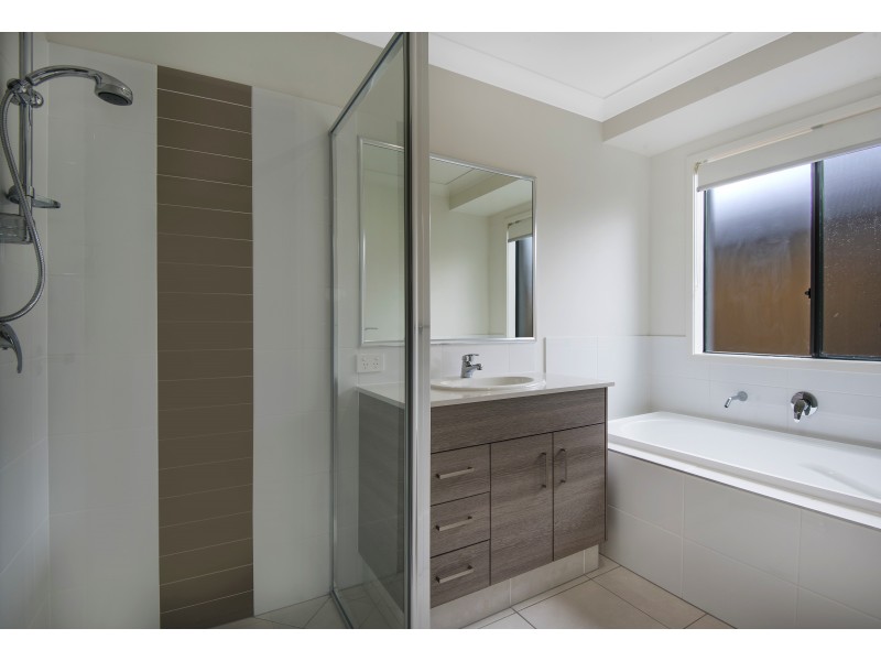 71 Stinson Cct, Coomera QLD 4209