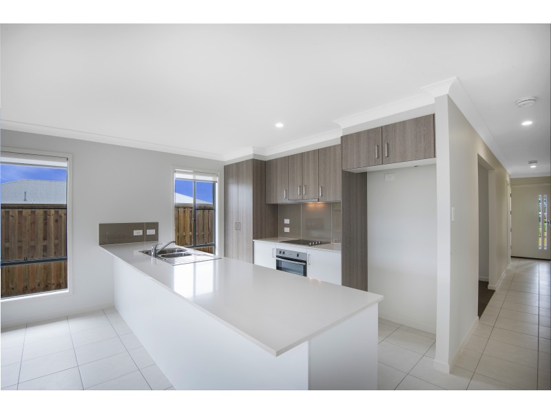 71 Stinson Cct, Coomera QLD 4209