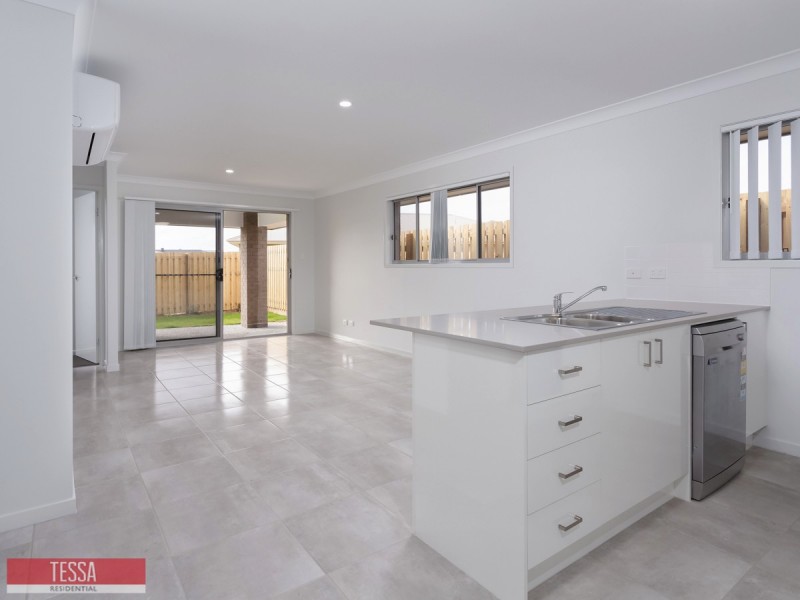 11 Macarthur St, Pimpama QLD 4209