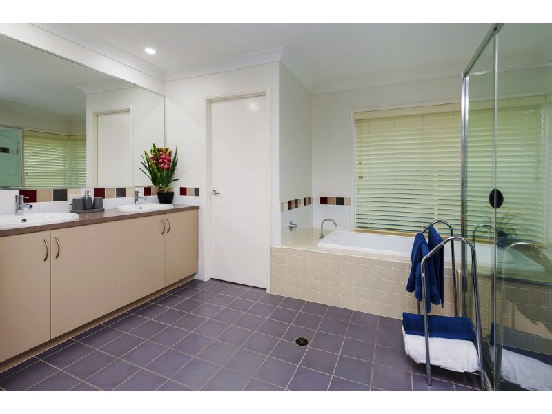 9 Heatherdale Dr, Upper Coomera QLD 4209