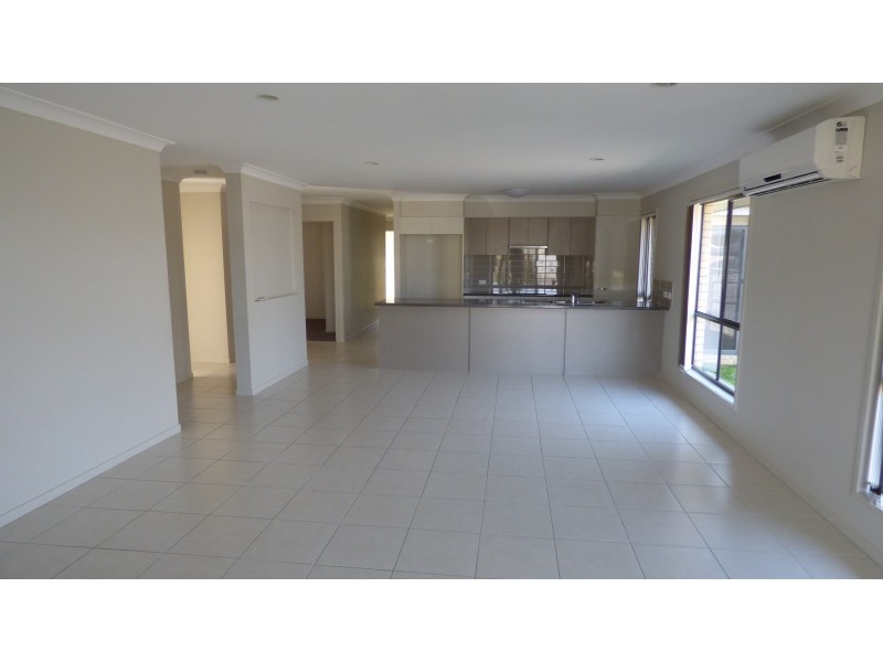 6 Oscar Cl, Ormeau QLD 4208