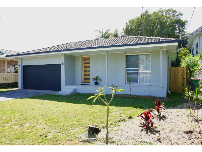 23 Annerley Ave, Runaway Bay QLD 4216