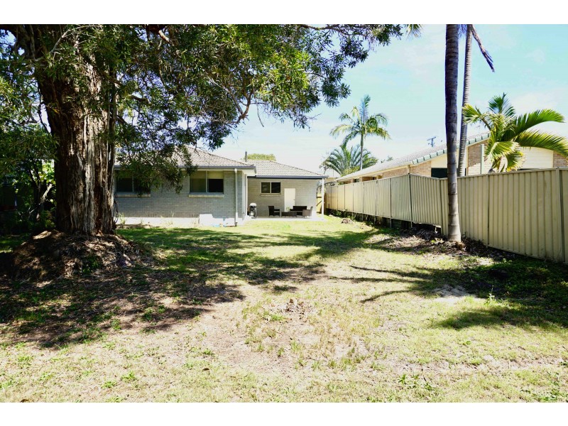 23 Annerley Ave, Runaway Bay QLD 4216