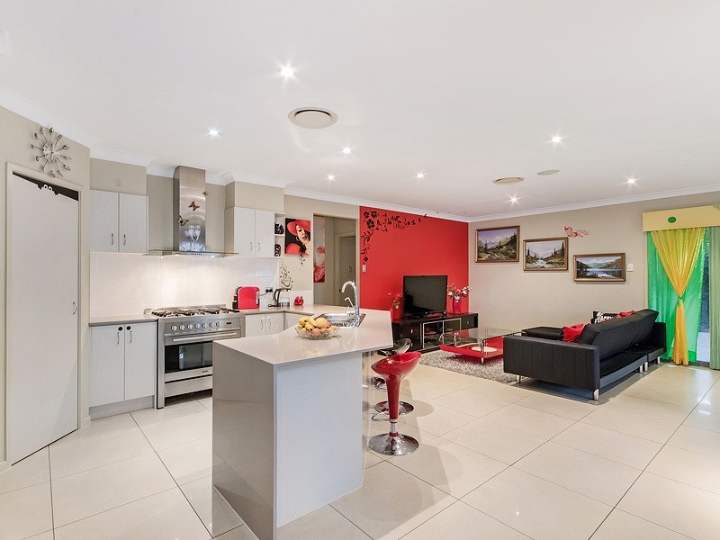 6 Warrandyte St, Upper Coomera QLD 4209