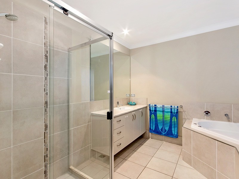6 Warrandyte St, Upper Coomera QLD 4209