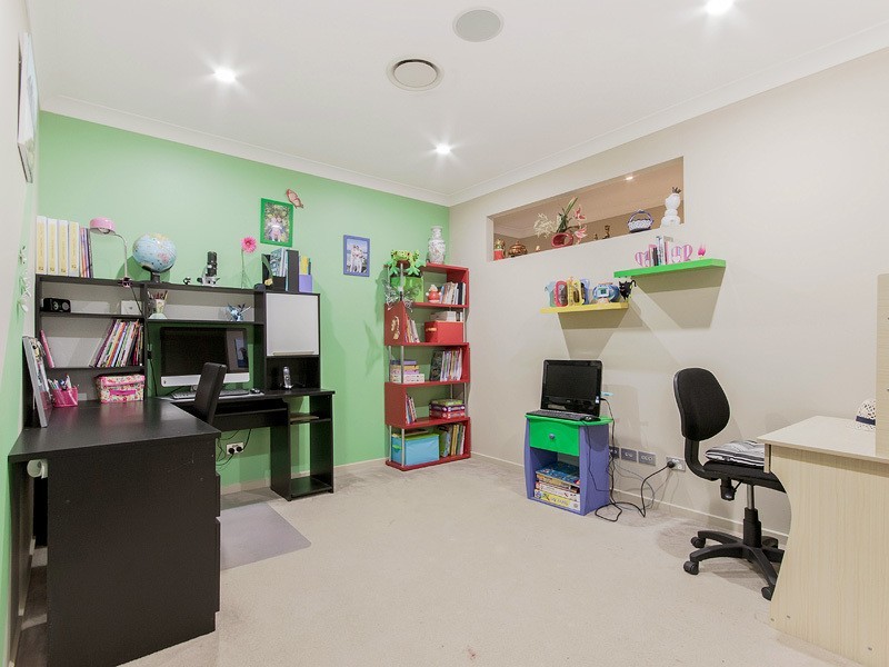 6 Warrandyte St, Upper Coomera QLD 4209
