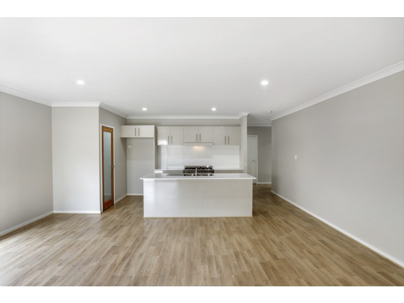 11 Lindeman Cct, Pimpama QLD 4209