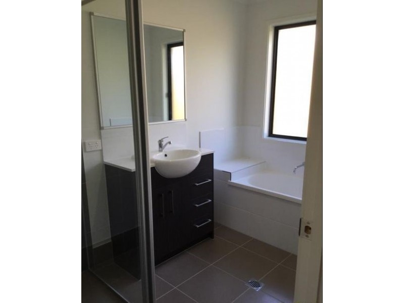 1 Lindsay Lane, Pimpama QLD 4209