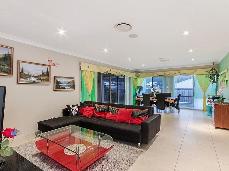 6 Warrandyte St, Upper Coomera QLD 4209