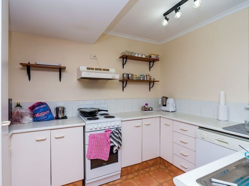 Unit 44/63 Olsen Avenue, Labrador QLD 4215