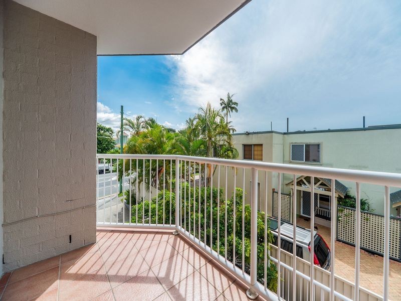 Unit 20/75-77 Bayview Street, Runaway Bay QLD 4216
