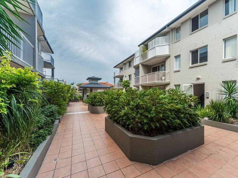 Unit 20/75-77 Bayview Street, Runaway Bay QLD 4216