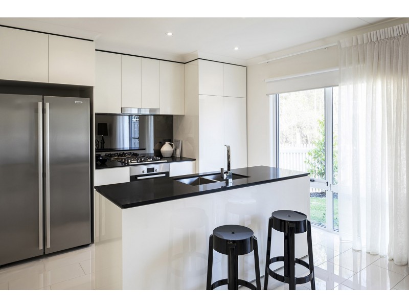 1 The Heights Blvd, Pimpama QLD 4209