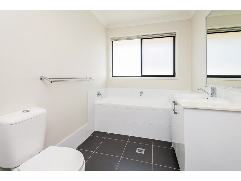 32 PARKVISTA CIRCUIT, Coomera QLD 4209