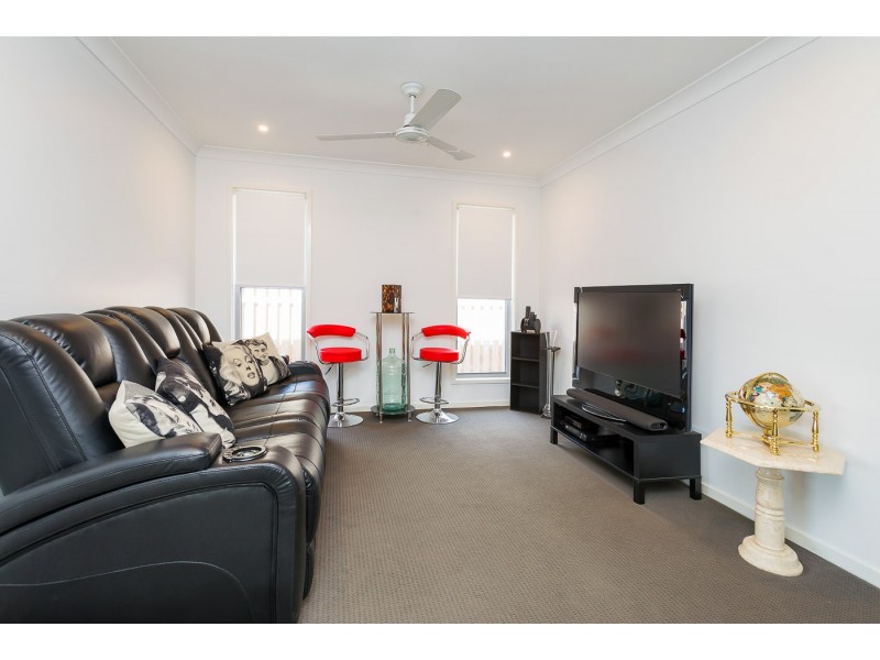 1/12 Velox Circuit, Upper Coomera QLD 4209